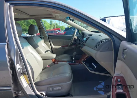 2006 Toyota Camry Le V6/Xle V6 из США, поврежденный, VIN 4T1BF30K76U627950